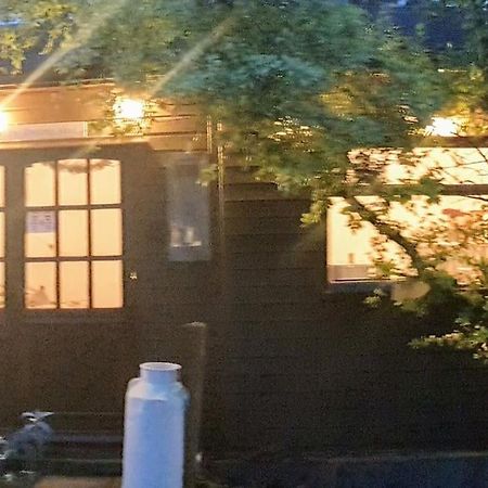 The Potting Shed Near Tenby, 100" Projector, Four Poster Bed, On-Site Hot Tub Access Via Spa Pack, Breakfast Exterior foto